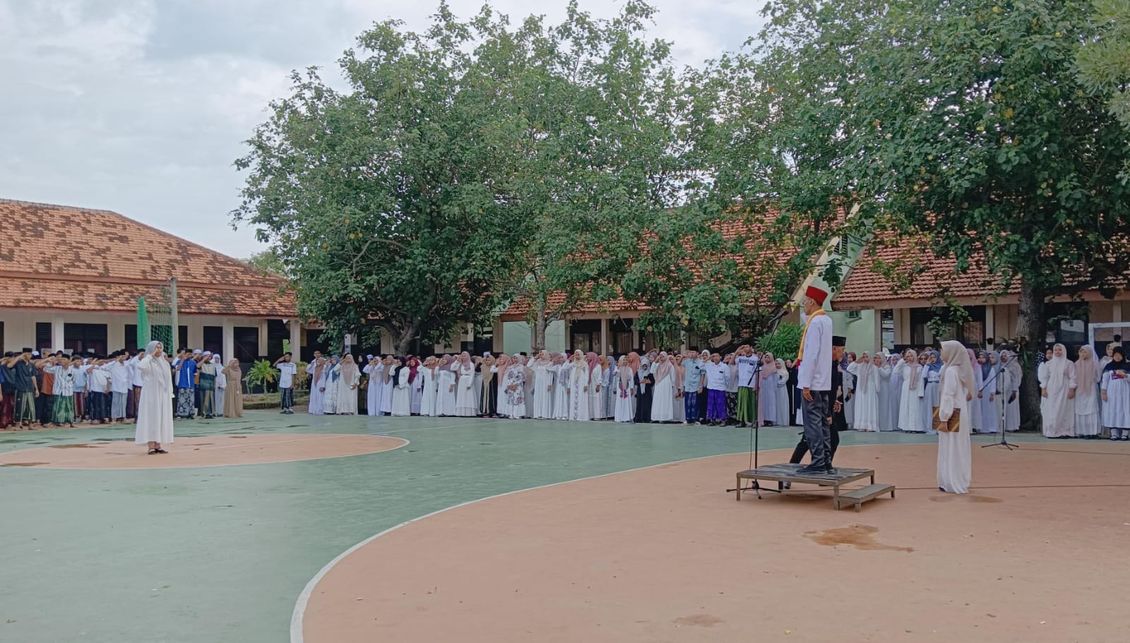 SMK Negeri 3 Bangkalan Gelar Apel Pagi dalam Rangka Peringatan Hari Santri Nasional 2025